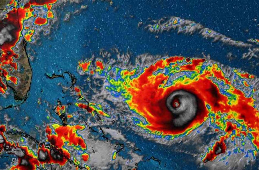One Hurricane Warning declared for this Central Caribbean Island