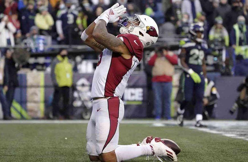 Haason Reddick forces three fumbles in the fourth quarter and the Cardinals steal a win