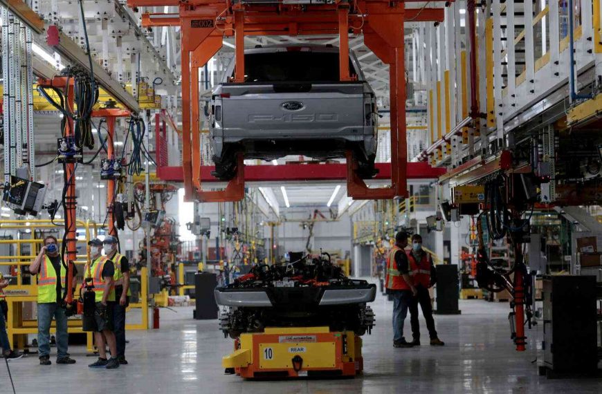 Ford invests $640 million to keep its growing US footprint