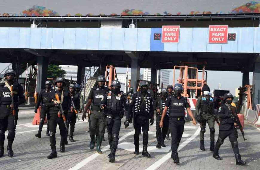 Nigerian military blamed for shooting deaths at toll booth near Lekki